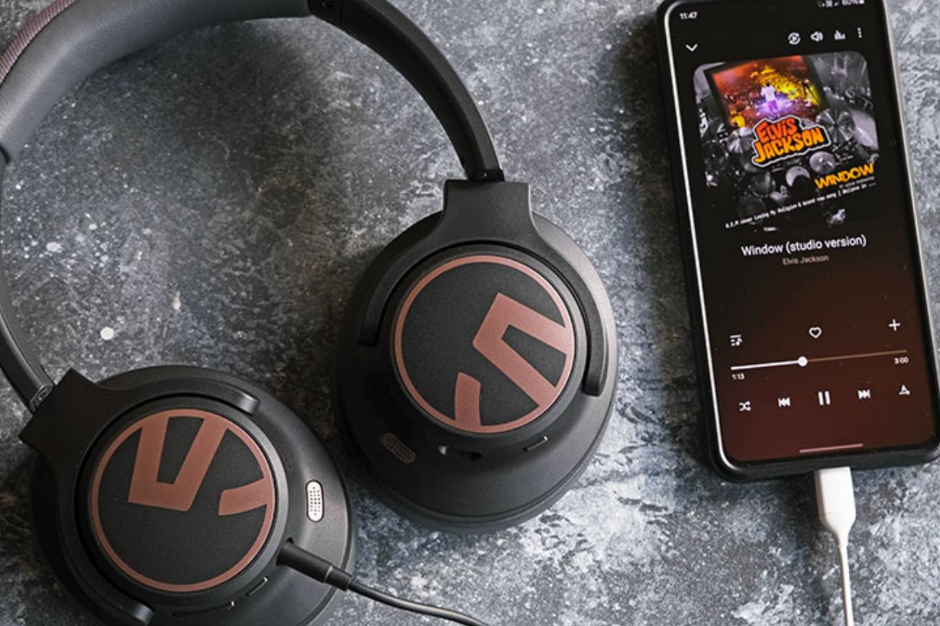 مقایسه هدفون‌های نویز کنسلینگ در بازه قیمتی میان‌رده: Edifier W820NB و SoundPEATS Space