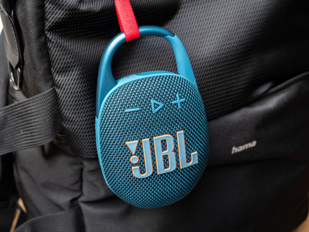 بهترین اسپیکر JBL برای کوهنوردی